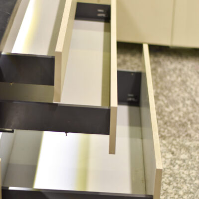 Tandem Drawer – Smooth, Soft-Close Sliding System for Modular Kitchens